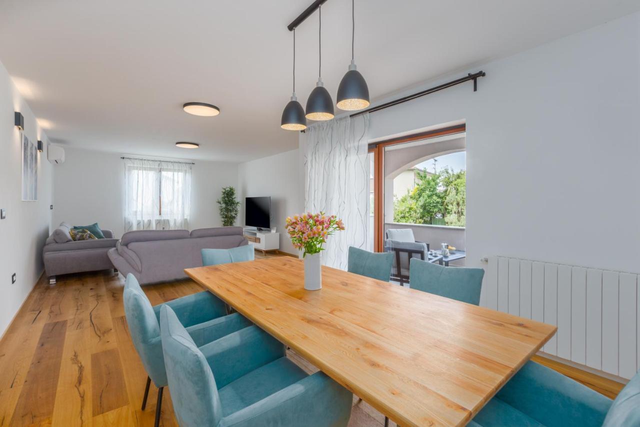 Es Residence 로비니 외부 사진
